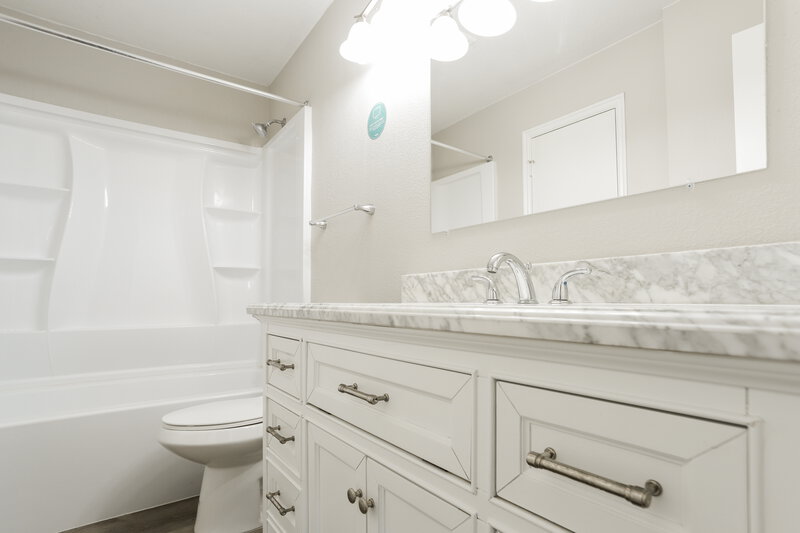 2,840/Mo, 5954 S Malta Way Centennial, CO 80015 Main Bathroom View