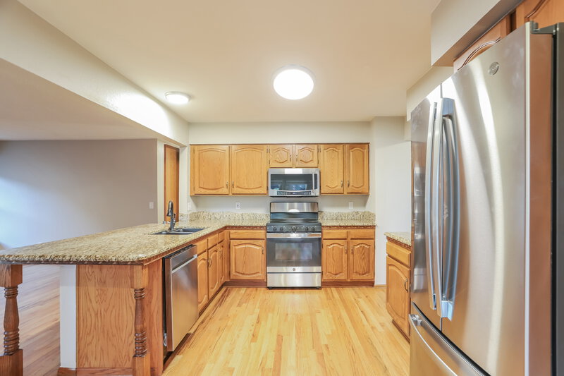 3,305/Mo, 5002 N Blazingstar Trl Castle Rock, CO 80109 Kitchen View 2