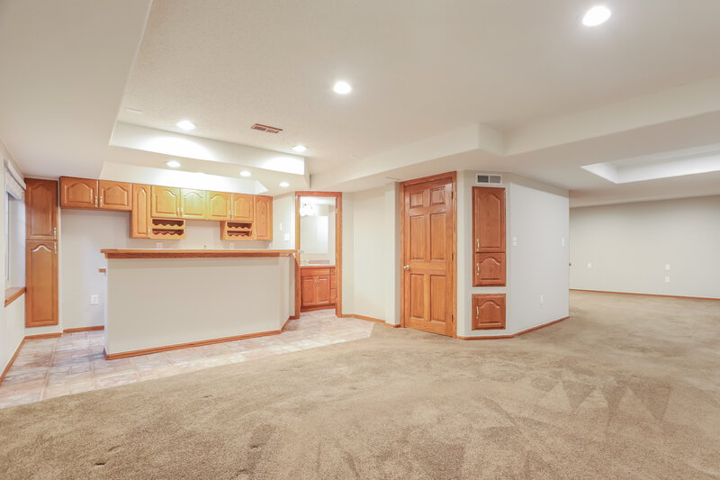 3,305/Mo, 5002 N Blazingstar Trl Castle Rock, CO 80109 Wet Bar View