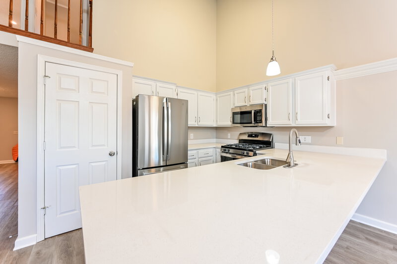 2,580/Mo, 3936 S Flanders Way Aurora, CO 80013 Kitchen View 2