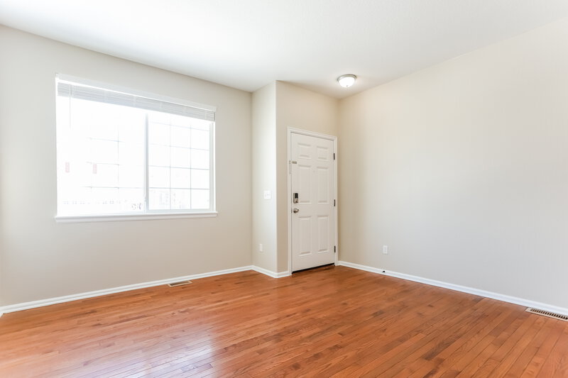 3,245/Mo, 7407 S Memphis St Aurora, CO 80016 Living Room View