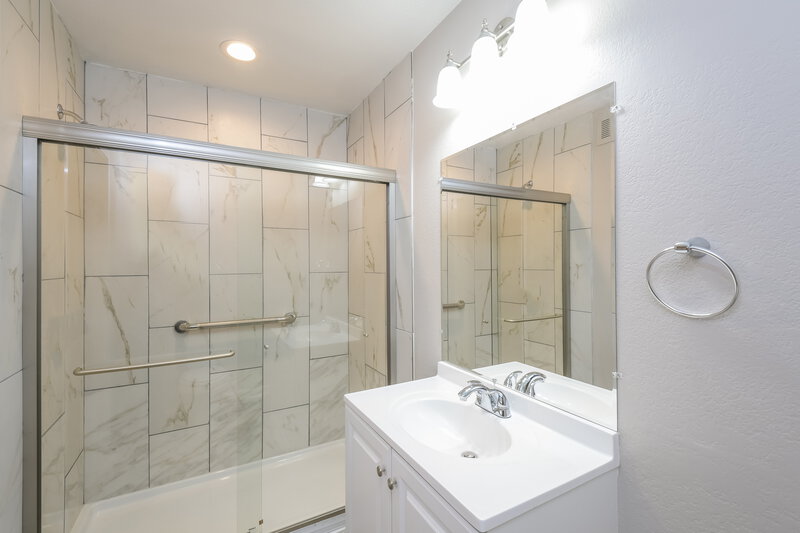 3,515/Mo, 4074 S Kirk Ct Aurora, CO 80013 Bathroom View
