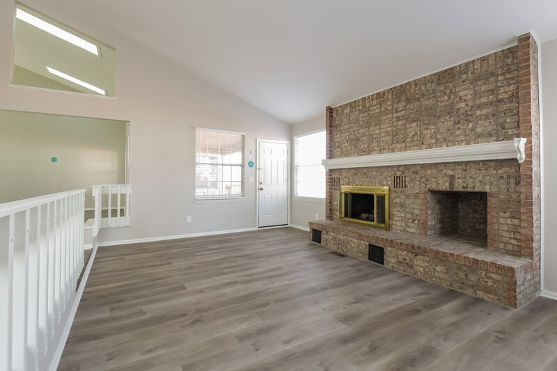 3,265/Mo, 15059 E Layton Pl Aurora, CO 80015 Living Room View 2