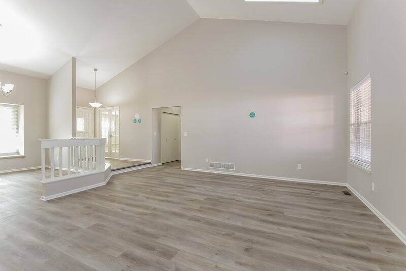 3,265/Mo, 15059 E Layton Pl Aurora, CO 80015 Family Room View 3