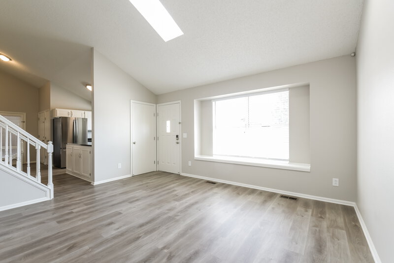 2,690/Mo, 19401 E Navarro Dr Aurora, CO 80013 Family Room View 3