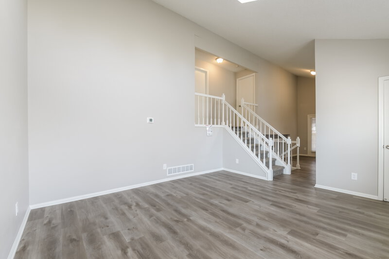 2,690/Mo, 19401 E Navarro Dr Aurora, CO 80013 Family Room View 4