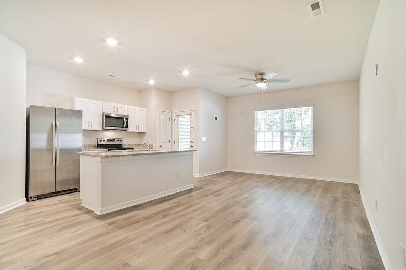 1,855/Mo, 575 Collinwood Dr Burlington, NC 27215 Living Room View