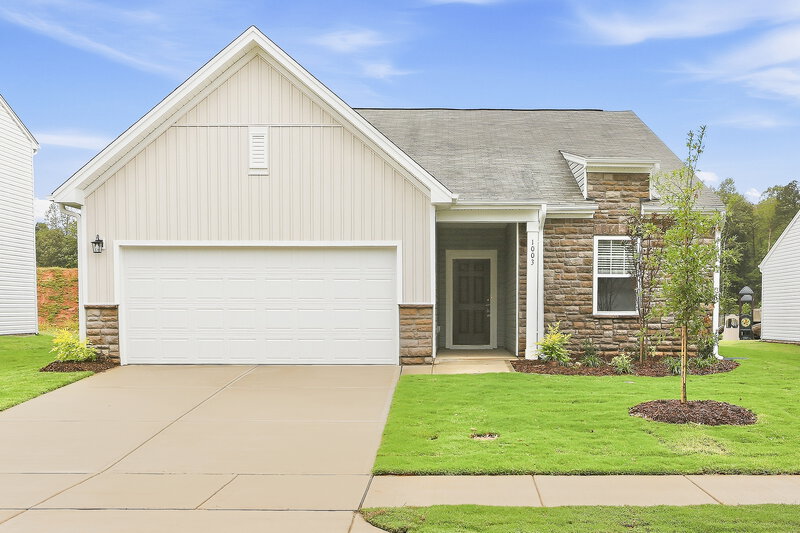 2,040/Mo, 1003 Riverbank Dr Kernersville, NC 27284 External View