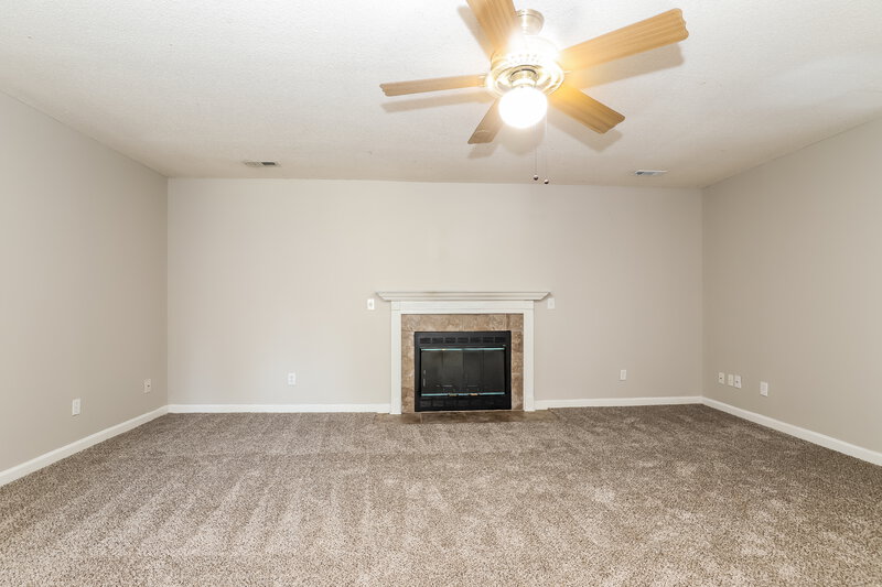1,875/Mo, 6819 Salem Quarter Rd Belews Creek, NC 27009 Living Room View