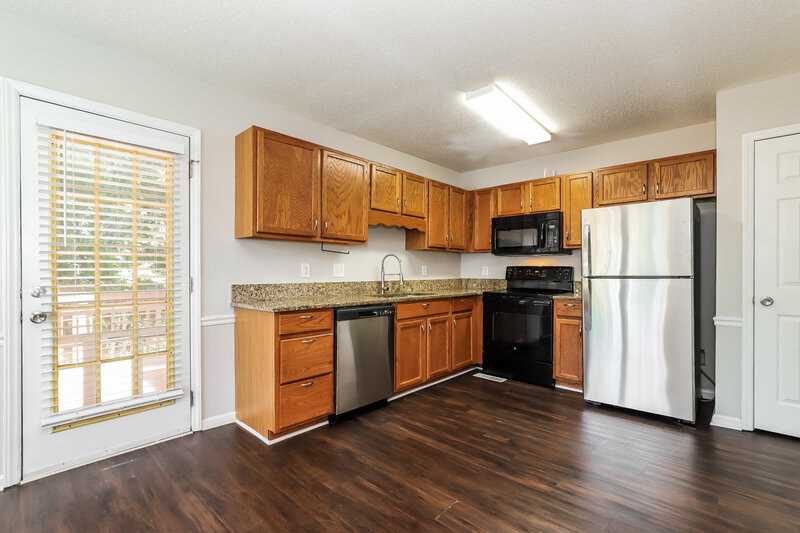 1,875/Mo, 6819 Salem Quarter Rd Belews Creek, NC 27009 Kitchen View