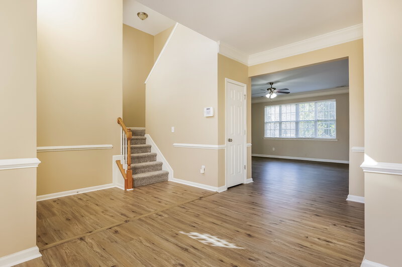 2,005/Mo, 3896 Turnberry Park Dr Pfafftown, NC 27040 Foyer View