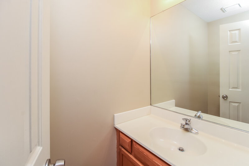 1,775/Mo, 221 Guinevere Ct Winston-Salem, NC 27104 Bathroom View