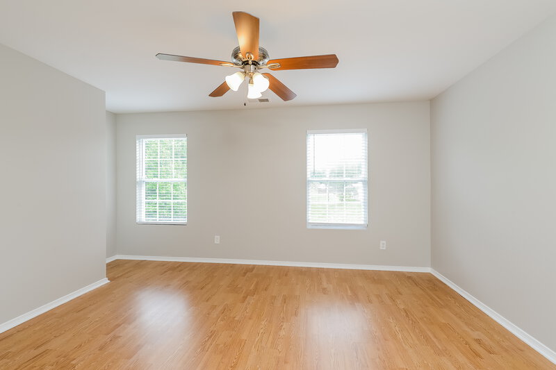 1,735/Mo, 5095 Joshua Way Ln Ne Winston-Salem, NC 27105 Living Room View 2