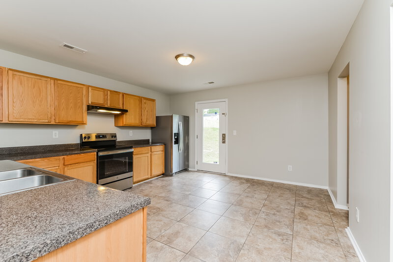 1,735/Mo, 5095 Joshua Way Ln Ne Winston-Salem, NC 27105 Kitchen View 2