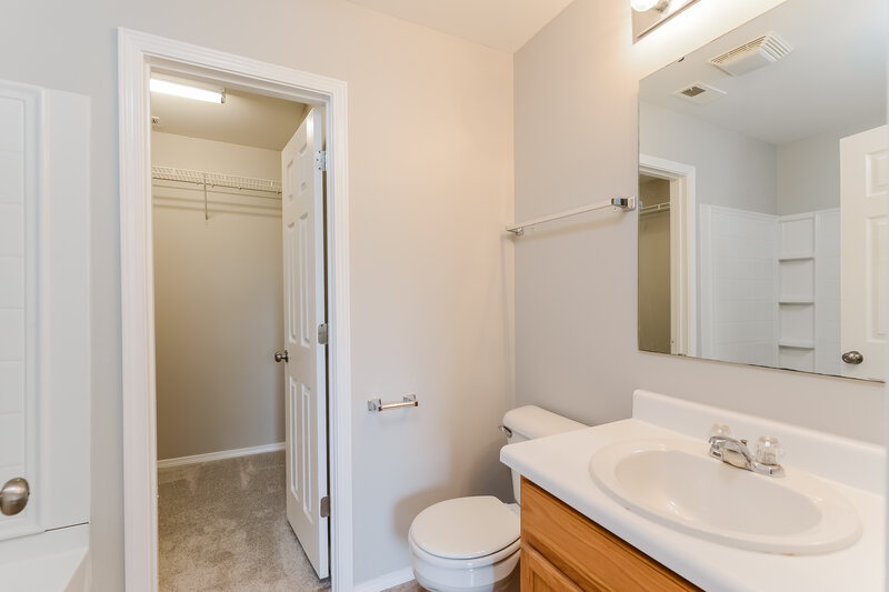 1,735/Mo, 5095 Joshua Way Ln Ne Winston-Salem, NC 27105 Main Bathroom View