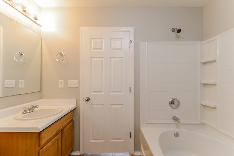 1,735/Mo, 5095 Joshua Way Ln Ne Winston-Salem, NC 27105 Bathroom View 2
