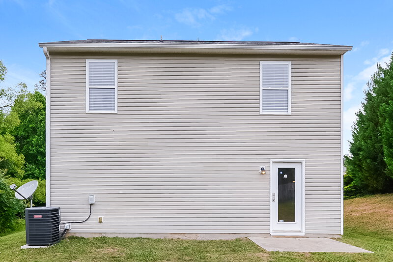 1,735/Mo, 5095 Joshua Way Ln Ne Winston-Salem, NC 27105 Rear View