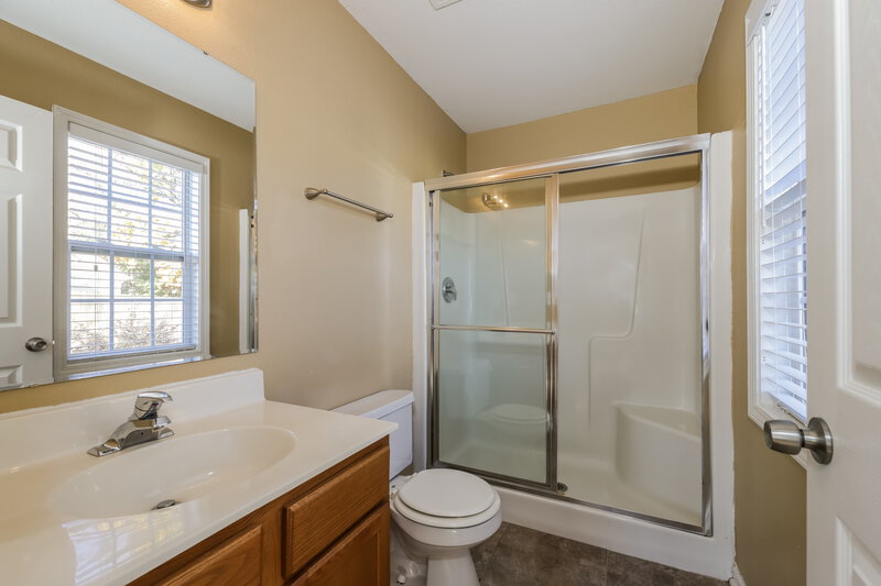 1,715/Mo, 2012 Embark Dr Winston-Salem, NC 27107 Main Bathroom View