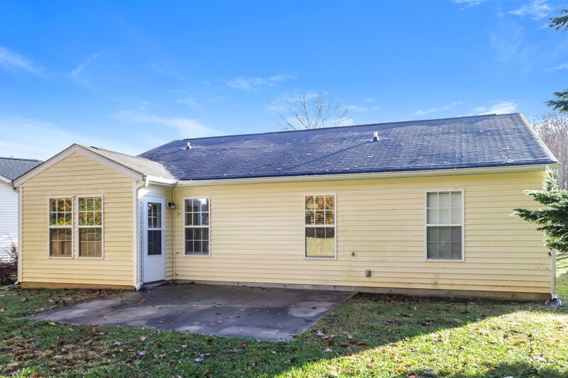 1,715/Mo, 2012 Embark Dr Winston-Salem, NC 27107 Rear View