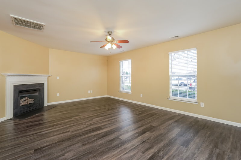 1,700/Mo, 125 Chaftain Dr Winston-Salem, NC 27107 Living Room View