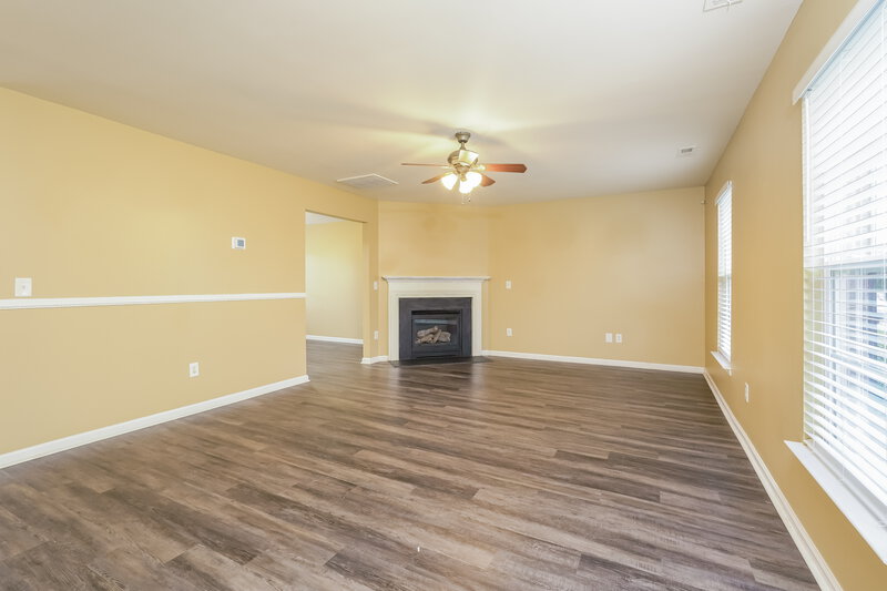 1,700/Mo, 125 Chaftain Dr Winston-Salem, NC 27107 Living Room View 2