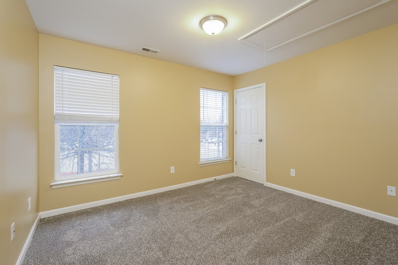 1,700/Mo, 125 Chaftain Dr Winston-Salem, NC 27107 Bedroom View