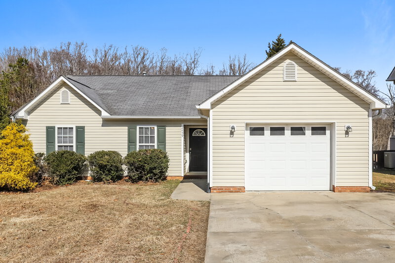 1,550/Mo, 2459 Joshua Ln Winston-Salem, NC 27127 External View
