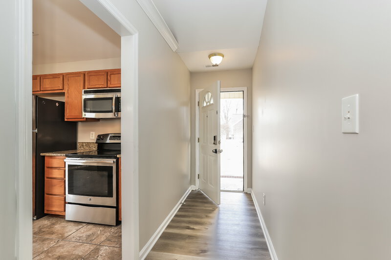 1,550/Mo, 2459 Joshua Ln Winston-Salem, NC 27127 Foyer View