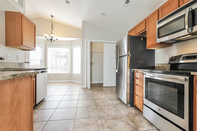 1,550/Mo, 2459 Joshua Ln Winston-Salem, NC 27127 Kitchen View