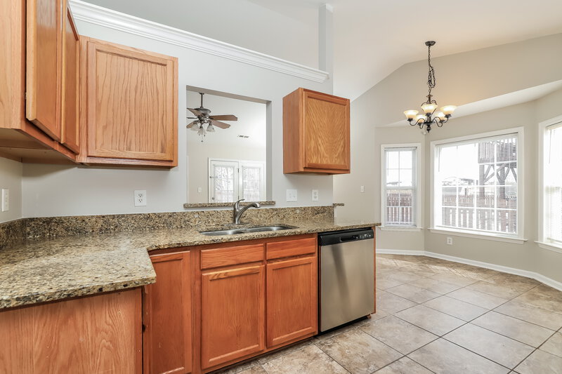 1,550/Mo, 2459 Joshua Ln Winston-Salem, NC 27127 Kitchen View 2