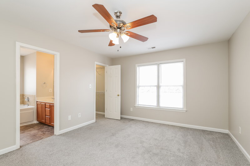 1,550/Mo, 2459 Joshua Ln Winston-Salem, NC 27127 Main Bedroom View