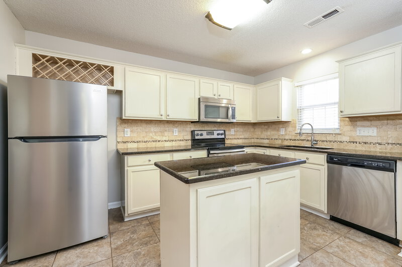 1,705/Mo, 5209 Carriage Woods Dr Browns Summit, NC 27214 Kitchen View