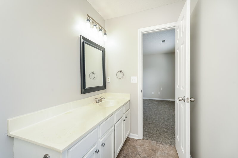1,705/Mo, 5209 Carriage Woods Dr Browns Summit, NC 27214 Bathroom View