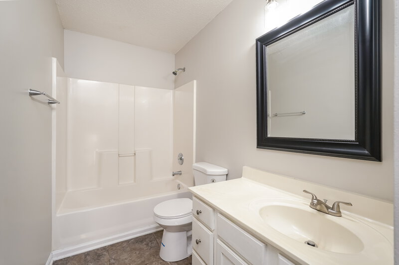 1,705/Mo, 5209 Carriage Woods Dr Browns Summit, NC 27214 Bathroom View 2