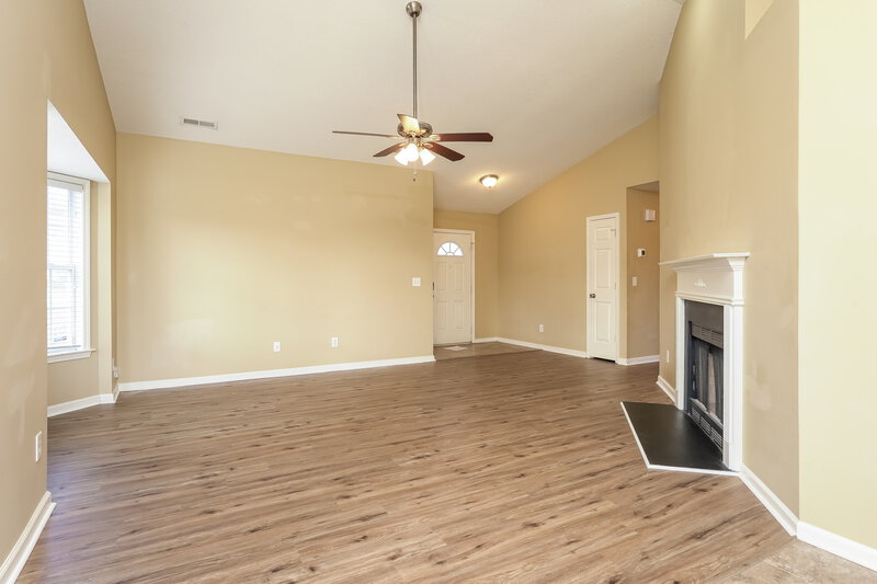 1,755/Mo, 229 Lucan Dr Greensboro, NC 27406 Living Room View 3