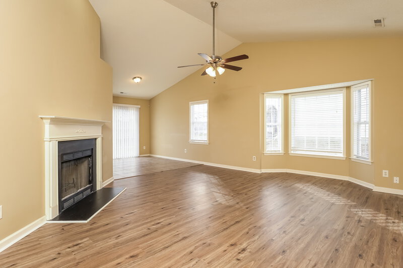 1,755/Mo, 229 Lucan Dr Greensboro, NC 27406 Living Room View 4