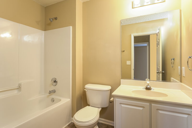 1,755/Mo, 229 Lucan Dr Greensboro, NC 27406 Bathroom View