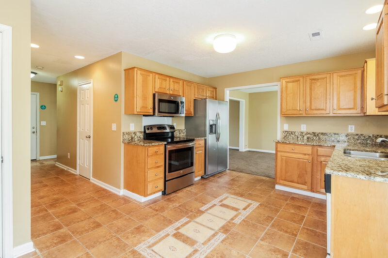 1,975/Mo, 2424 Glen Laurel Dr Greensboro, NC 27406 Misc View 3