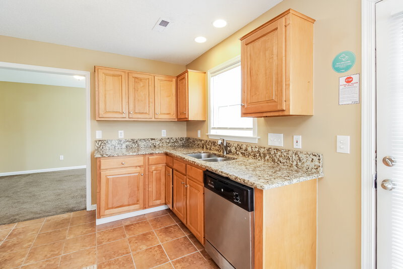 1,975/Mo, 2424 Glen Laurel Dr Greensboro, NC 27406 Misc View 5