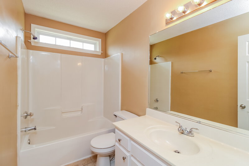 1,975/Mo, 2424 Glen Laurel Dr Greensboro, NC 27406 Misc View 12