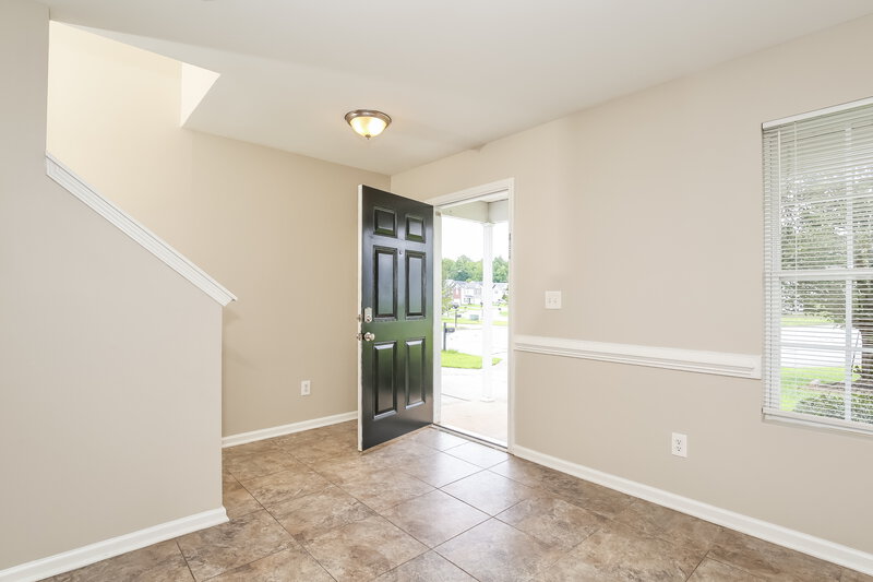 2,030/Mo, 3704 Sweet Birch Dr Greensboro, NC 27406 Foyer View