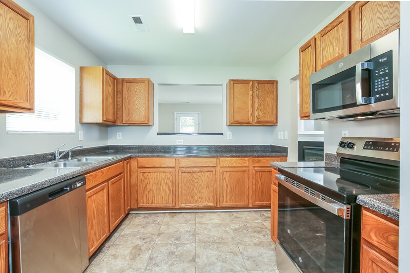 2,030/Mo, 3704 Sweet Birch Dr Greensboro, NC 27406 Kitchen View