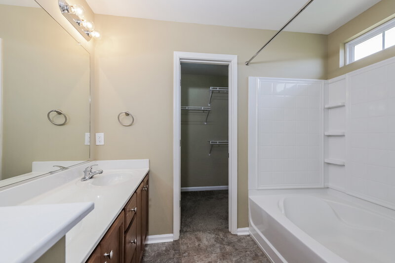 1,805/Mo, 773 Runningbrook Ln Rural Hall, NC 27045 Main Bathroom View