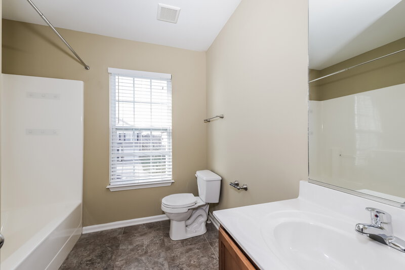 1,805/Mo, 773 Runningbrook Ln Rural Hall, NC 27045 Bathroom View