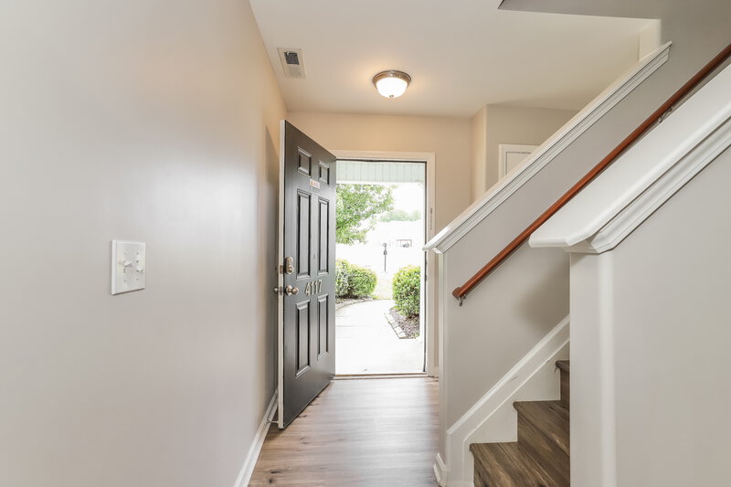 1,785/Mo, 4117 Field Crossing Dr Winston-Salem, NC 27107 Foyer View