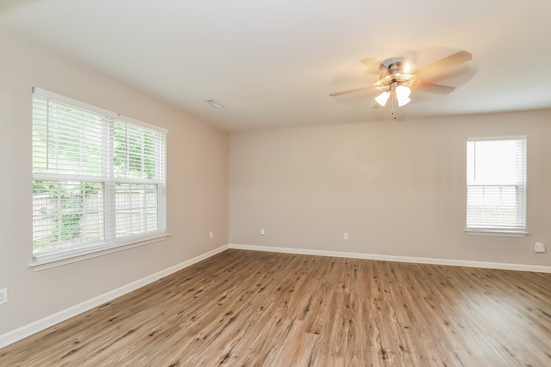 1,785/Mo, 4117 Field Crossing Dr Winston-Salem, NC 27107 Living Room View 2