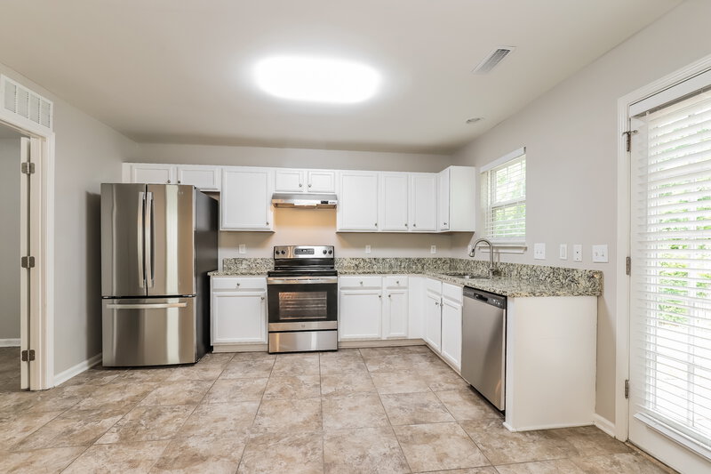 1,785/Mo, 4117 Field Crossing Dr Winston-Salem, NC 27107 Kitchen View
