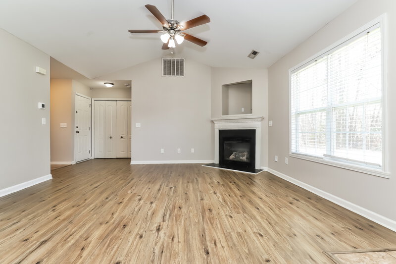 1,705/Mo, 5204 Mount Hope Dr Winston-Salem, NC 27107 Living Room View