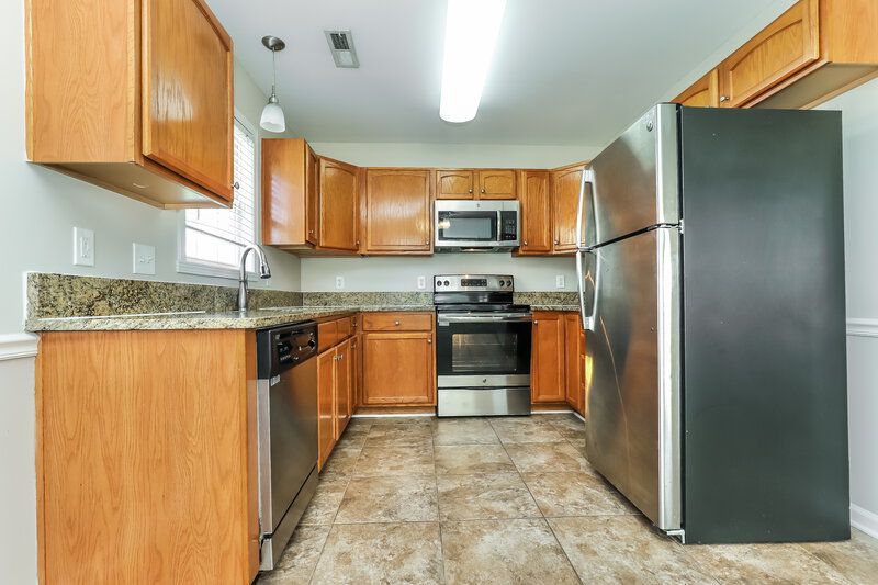 1,705/Mo, 5204 Mount Hope Dr Winston-Salem, NC 27107 Kitchen View