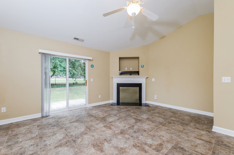 1,785/Mo, 296 Konnoak Village Circle Winston-Salem, NC 27127 Living Room View